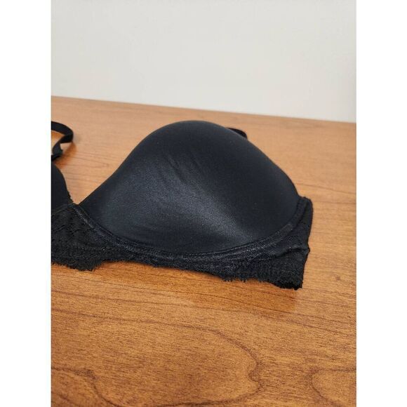 Victoria's Secret Nursing Bra. Black Lace 40D Body By Victoria Lace Wireless Nur - Picture 2 of 8